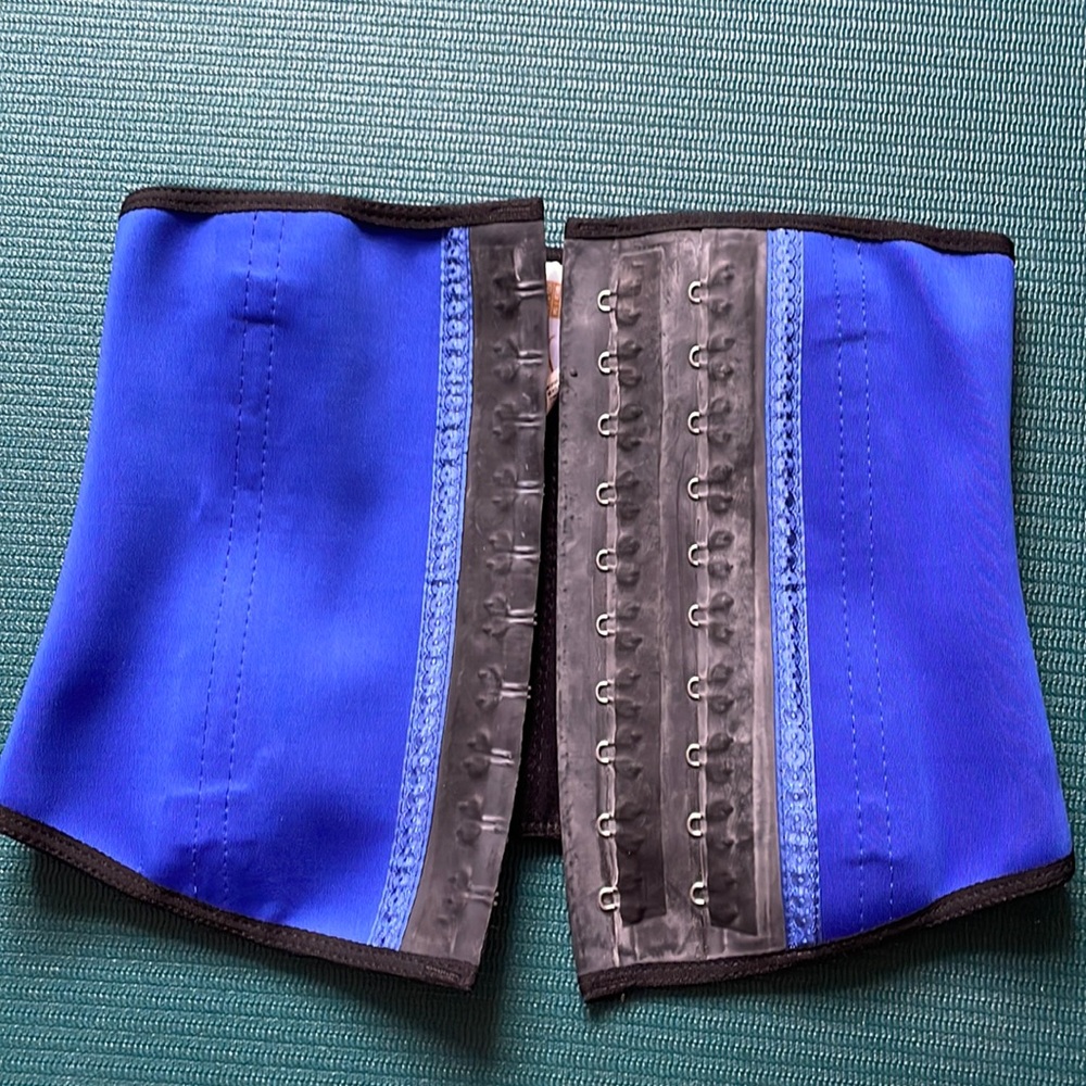 Ann Chery waist trainer size M USA34 fits waist 27-28 inch